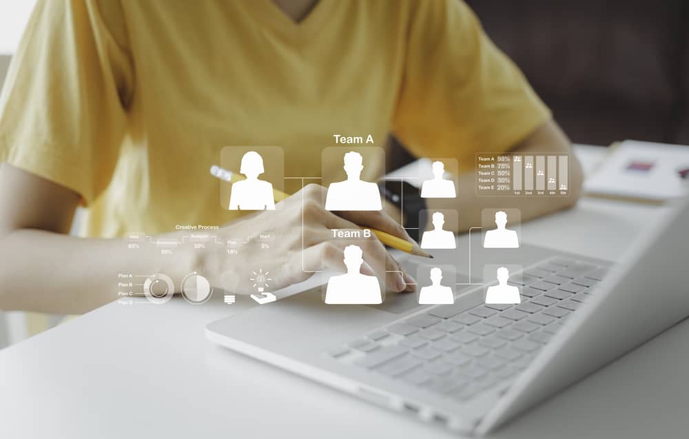 How Should Businesses Hedge Against Exchange Rate Fluctuations